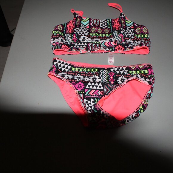 Multi Color Reversibile 2 Pcs  Bikini Swimsuit Size 16 - Picture 5 of 10